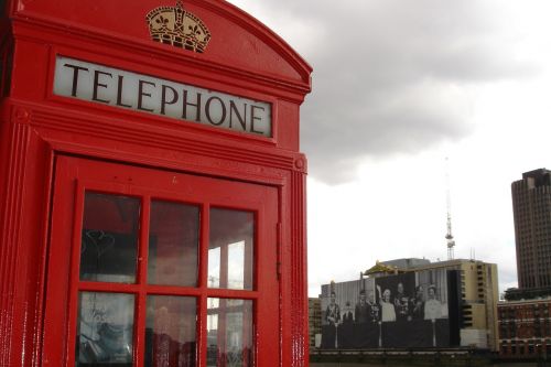 Telefono Budele, Telefono Namai, Londonas, Raudona