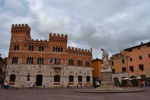 Piazza, Toskana, Grosseto, Viduramžiai, Palazzo