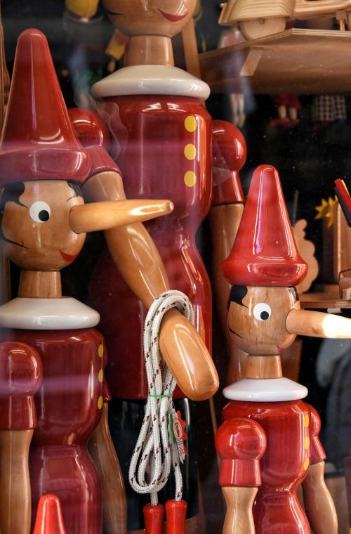 Pinocchio, Mediena, Raudona, Žaislas, Vitrina, Spalva, Figūrėlės