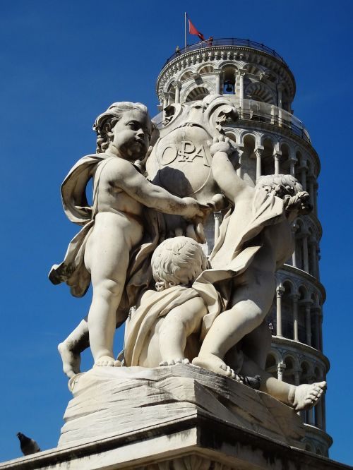 Pisa, Italy, Statula