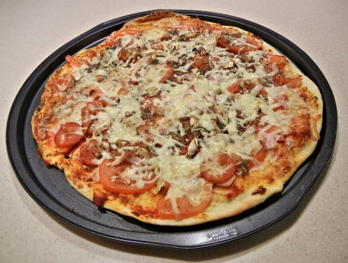 Pica, Pepperoni, Pomidoras, Grybai, Bacon, Sūris