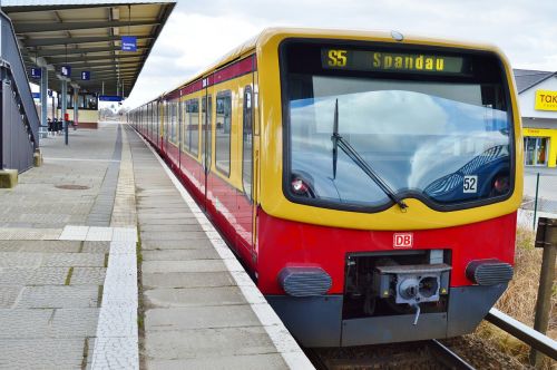 Platforma, S Bahn, Turintis, Traukinių Stotyje, Viešosios Transporto Priemonės, Keleiviai, Platformos Gale