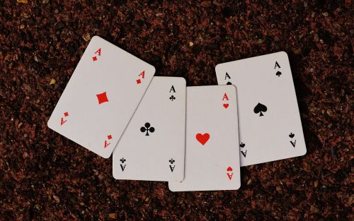 Žaidžiu Kortomis, Tūzai, Keturi, Kortų Žaidimas, Azartiniai Lošimai, Širdis, Deimantai, Kirsti, Pik, Žaisti, Žiūrėti, Kortelės, Sėkmė, Laimėti