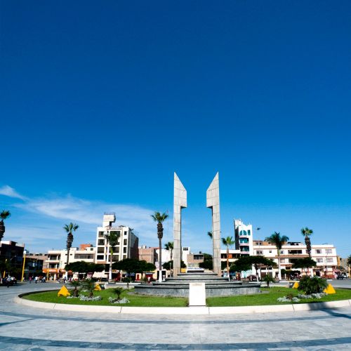 Plaza, Ginklai, Apie, Chimbote