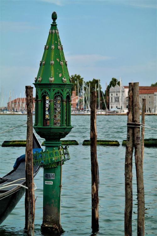 Uostas, Venecija, Tvirtinimas, Žibintas