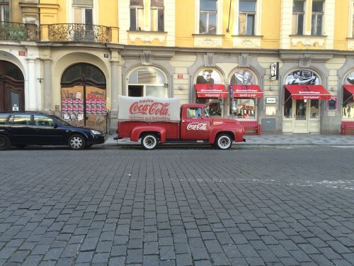 Prague, Coca Cola, Van, Gatvė, Pristatymo Žmogus, Senas Sunkvežimis