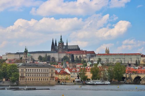 Prague, Pilis, Mėlynas Dangus Ir Balti Debesys, Upė, Kraštovaizdis, Charles Tiltas