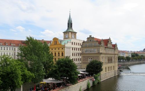 Prague, Vltava, Pastatai