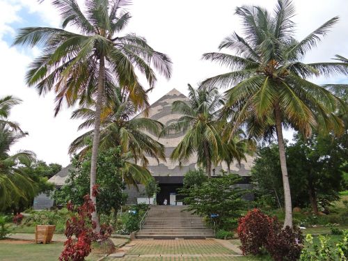 Piramidė, Meditacija, Joga, Piramidės Slėnis, Karnataka, Indija