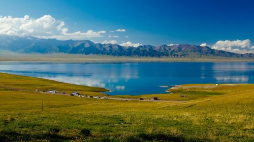 Lenktynes ​​Su Ežeru, Sailimo Ežeras, Xinjiang, Laukinės Gėlės, Kraštovaizdis
