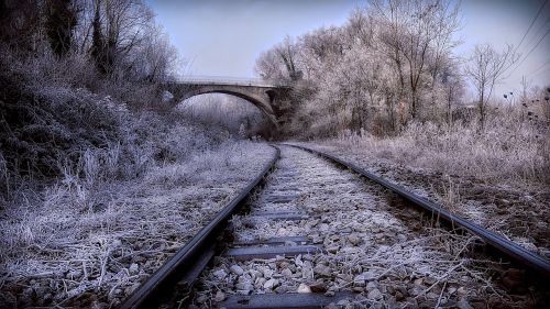 Geležinkelio Keliai, Žiemą, Arkos Tiltas