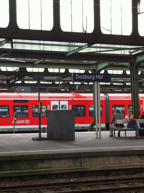 Traukinių Stotis, Duisburgas, Raudonas Traukinys, Traukinys, Kelionė, Sustabdyti