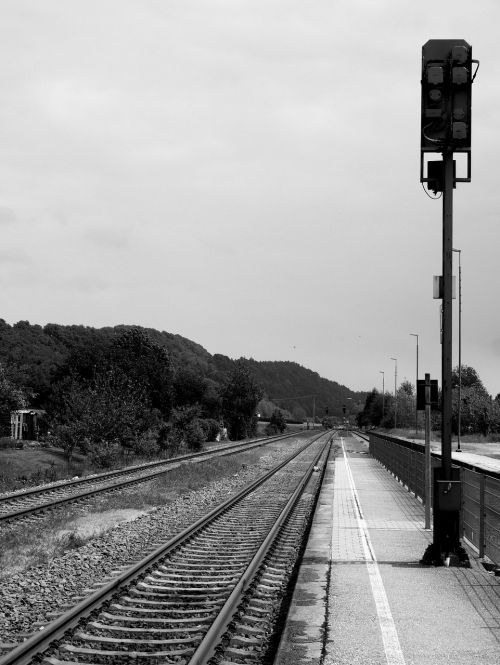 Traukinių Stotis, Bėgiai, Platforma, Traukinys, Išvykimas, Atsisveikinimas