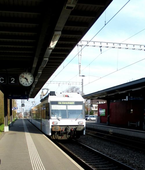 Traukinių Stotis, Traukinys, Regioninis Traukinys, Išeiti, Platforma, Laikrodis, Stoties Laikrodis, Amriswil, Thurgau, Šveicarija