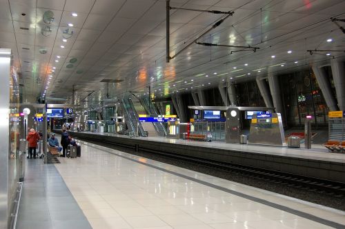 Traukinių Stotis, Perspektyva, Frankfurtas, Architektūra, Langas, Nuotolinė Stotis, Oro Uostas, Keliautojai