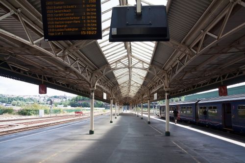 Traukinių Stotis, Bristolis, Anglija, Platforma, Baldakimas, Traukinys, Keliautojas, Plieno Konstrukcija, Išvykimas, Jungtys