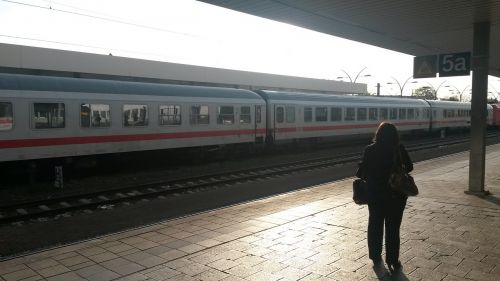 Traukinių Stotis, Kelionė, Moteris, Traukinys, Heidelbergas, Platforma, Atsisveikinimas