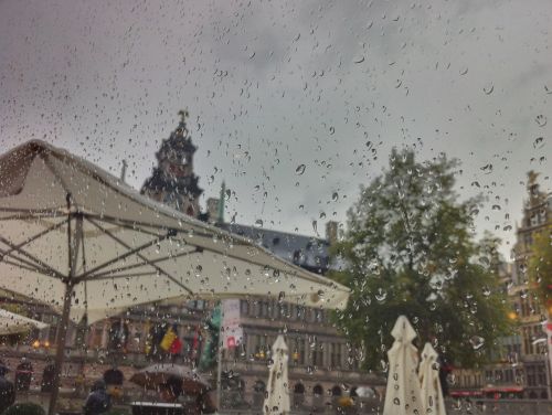 Lietus, Skėtis Nuo Saulės, Vėjas, Vasaros Pabaigoje, Antverpenas, Belgija