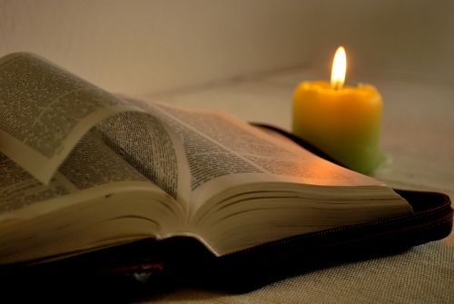 Skaityti, Knyga, Žvakė, Biblija