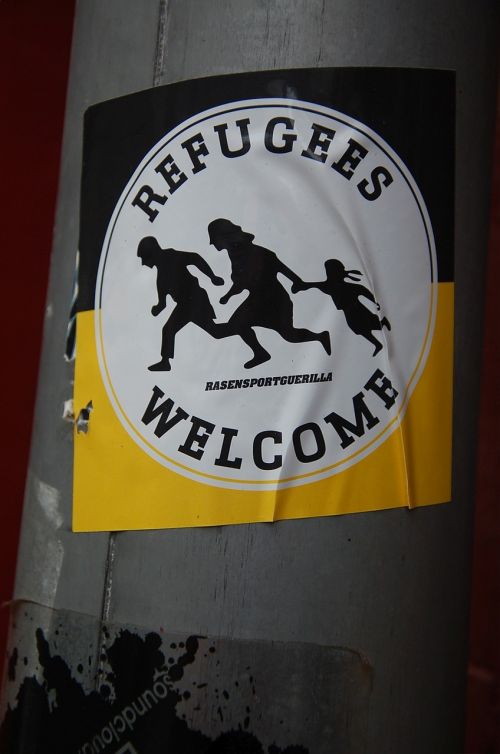 Pabėgėliai, Sveiki, Lipdukas
