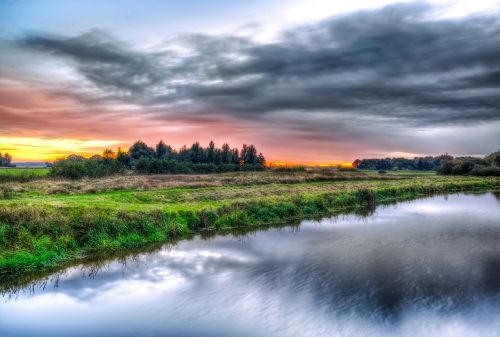 Upė, Saulėlydis, Hdr, Hunze, Drenthe, Nyderlandai, Spalvinga, Dramatiškas, Dangus, Vanduo, Mėlynas, Gamta, Kraštovaizdis, Lauke, Atspindys, Vakaras, Tamsi, Debesys, Juodas Dangus, Medžiai, Pieva, Vandentiekis