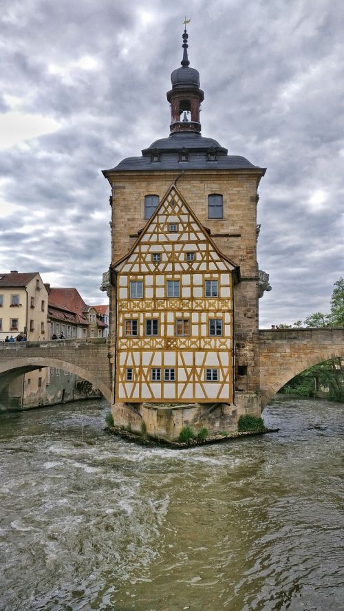 Upė, Bamberg, Miestas