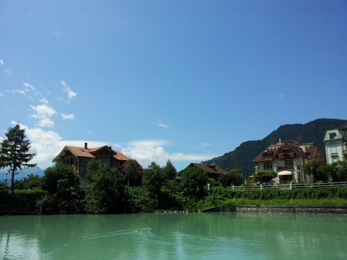 Upė, Kaimas, Swiss