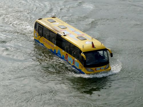 Upė,  Autobusas,  Valtis,  Plaukiojantieji,  Taksi,  Upė & Nbsp,  Važiuoti,  Važiuoti,  Budapest,  Vengrija,  Visuomenė,  Transportas,  Upės Autobusas