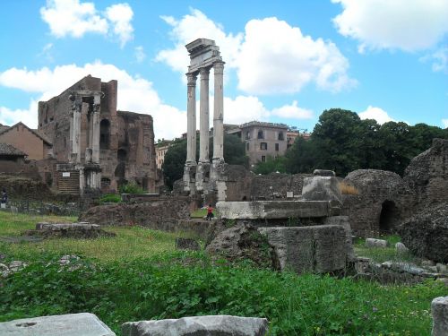 Romanų Forumas, Roma, Italy, Romėnų Teatras, Istorinis Paminklas, Architektūra, Dangus, Vasara, Šviesi Diena