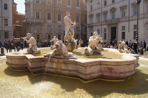 Romėnų Atostogos,  Roma,  Tamsus Fontanas,  Piazza Navona
