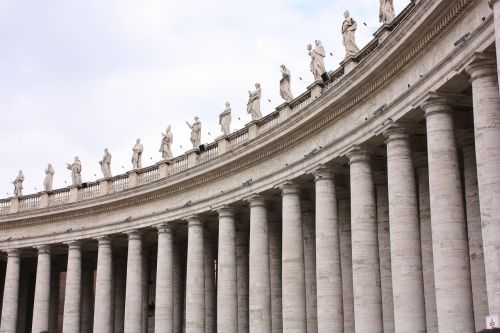 Roma, Vatikanas, Stulpeliai, Architektūra