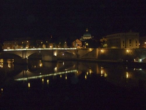 Roma, Naktis, Upė