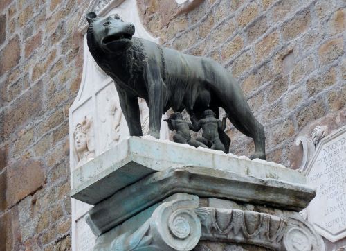 Romulus, Remus, Kapitolino Vilkas, Roma