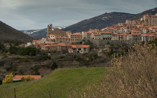 Roussillon, Viduramžių Kaimas, Pyrénées, Į Pietus Nuo Prancūzijos