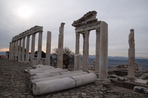 Sugadinti, Pergamonas, Architektūra, Senovės, Akropolis