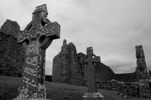 Sugadinti, Airija, Clonmacnoise Pilis, Kryžiai, Kapinės, Keltų Kryžiai