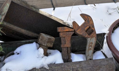 Senas,  Vintage,  Rusvas,  Įrankiai,  Įrankių Rinkinys,  Sniegas,  Snieguotas,  Žiema,  Paliktas,  Rusty Tools In Snow