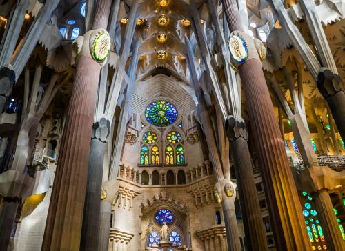 Sagrada Familia Katedra, Barcelona, Ispanija, Vitražas, Bažnyčia, Religija, Architektūra, Pastatas, Gotika, Gaudi, Interjeras, Turizmas, Orientyras, Istorinis