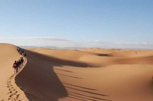 Sahara, Į Pietus, Marokas, Dykuma, Smėlis, Kopos, Žmonės, Kemperis, Kelionė, Vaikščioti, Turizmas, Turizmas