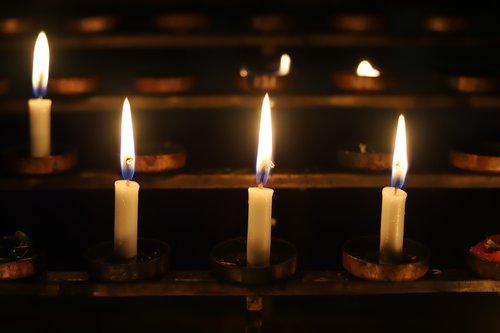Buriavimas,  Bažnyčia,  Žvakidė,  Šviesos,  Žvakės,  Apšviestas,  Katalikų
