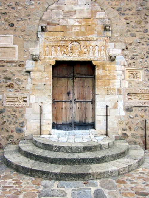 Saint-Genis-Des-Fontaines, Portalo, Architraw Abbey, Viduramžių, Benediktinų, Rytietiški-Pyrénées, Prancūzija