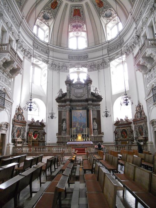 Salzburg, Dom, Bažnyčia
