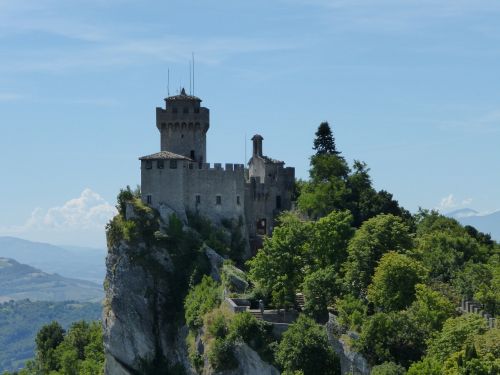 San Marino, Pilis, Architektūra, Tvirtovė, Tvirtovė, Pastatai