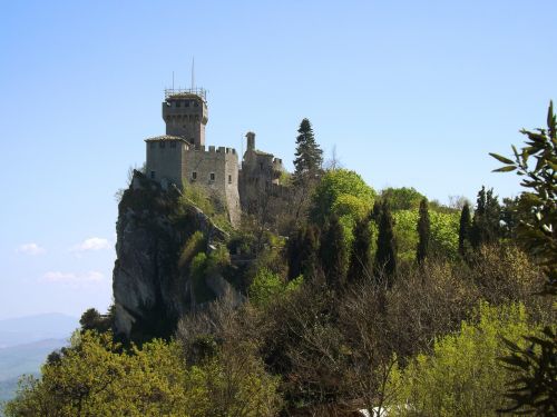 San Marino, Kalno Titanas, Pilis