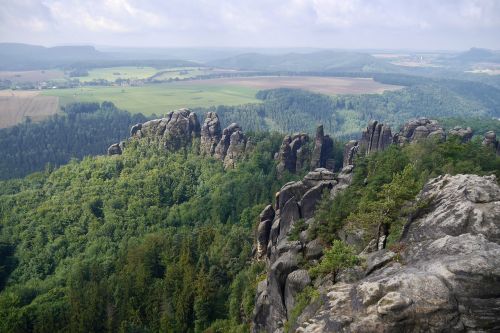 Saksonijos Šveicarija, Bastei, Saksonija, Smiltainis, Gamta, Vokietija, Kraštovaizdis, Rokas, Kalnas, Europa, Akmuo, Žalias, Alpinizmas, Miškas, Turizmas, Lauke, Drezdenas, Žinomas, Vaizdingas, Susivienijimai, Natūralus