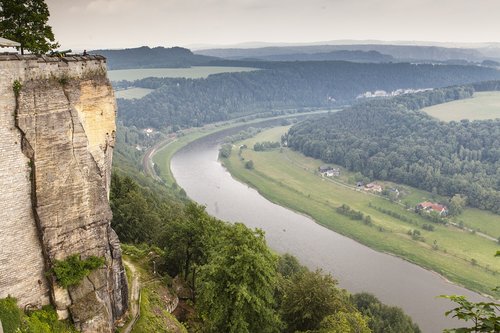Saxony-Anhalt,  Elbės,  Upė,  Pilis,  Miškas,  Medžiai