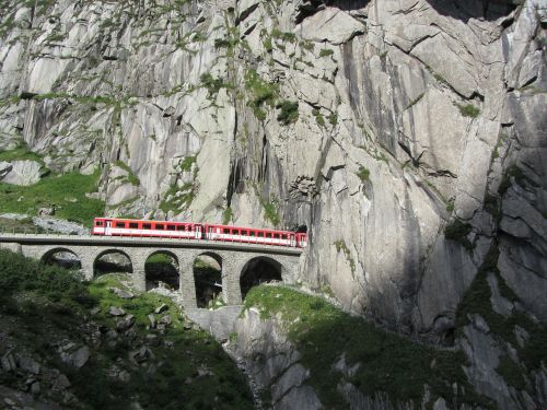 Schöllenen Tarpeklis, Gotfardas, Šveicarija, Alpių, Praeiti, Traukinys, Geležinkelis