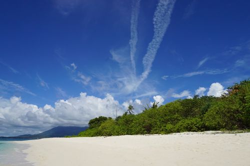 Secluded Beach, Aiškus Mėlynas Dangus, Rami Balto Smėlio Paplūdimys Natuna Indonezija