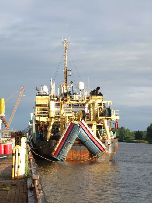 Laivas, Boot, Žvejyba, Vanduo, Bremerhaven, Upė, Weser, Industrija, Uostas, Metalas, Senas