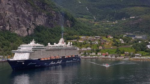 Laivas, Fjordas, Kalnai, Norvegija